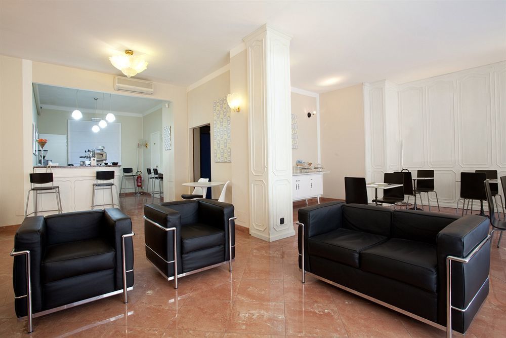 Tourist Hotel